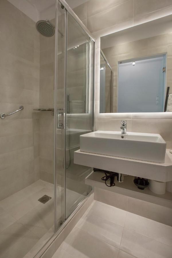 Ermou Stylish Suites By Ghh Atény Exteriér fotografie